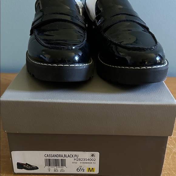 Women’s Franco Sarto patent Black Loafers - Picture 6 of 6